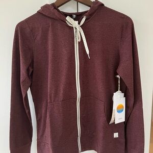 Vuori Halo performance hoodie in smoked plum. Size small. NWT